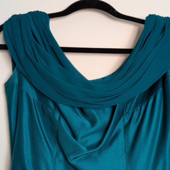 Stunning Emerald Satin Vintage Dress - Picture 4 of 9